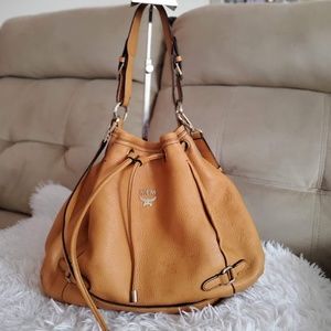 MCM DRAWSTRING/BUCKET TWO WAY BAG.